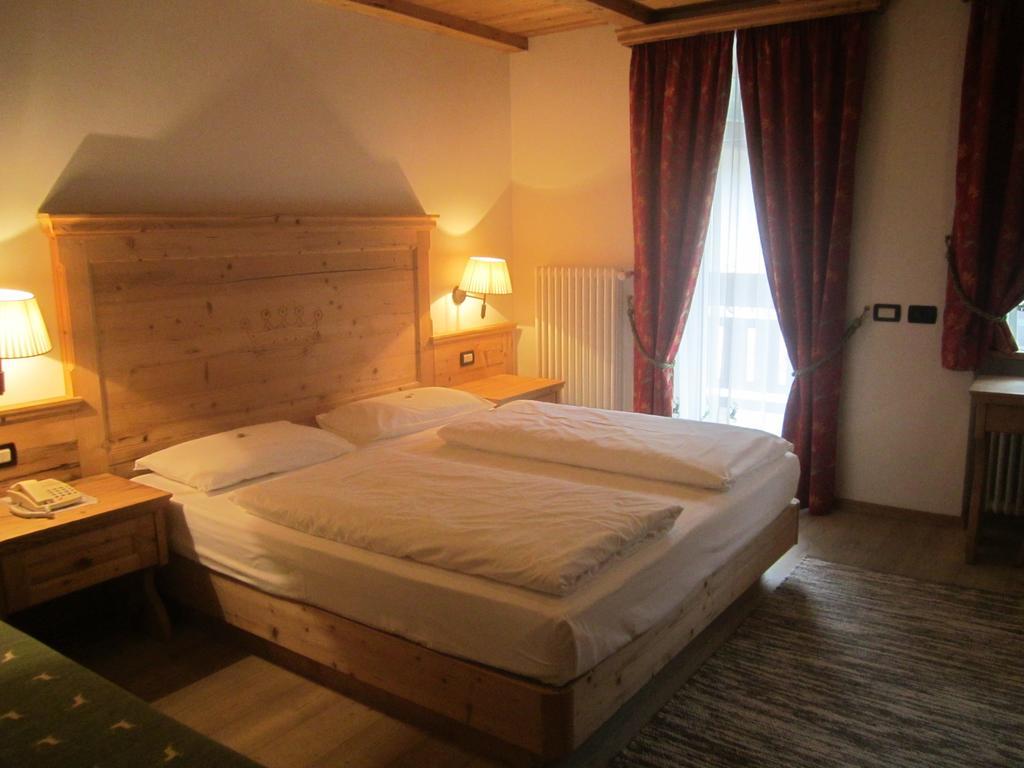 Hotel Corona Krone Селва ди Вал Гардена Стая снимка
