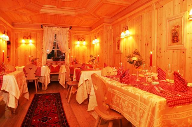 Hotel Corona Krone Селва ди Вал Гардена Екстериор снимка