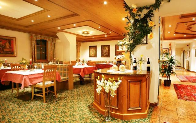 Hotel Corona Krone Селва ди Вал Гардена Екстериор снимка