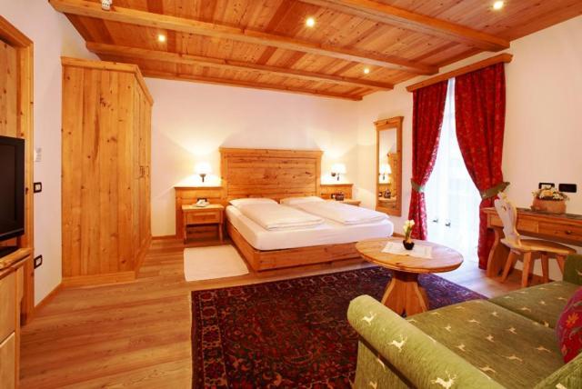 Hotel Corona Krone Селва ди Вал Гардена Екстериор снимка