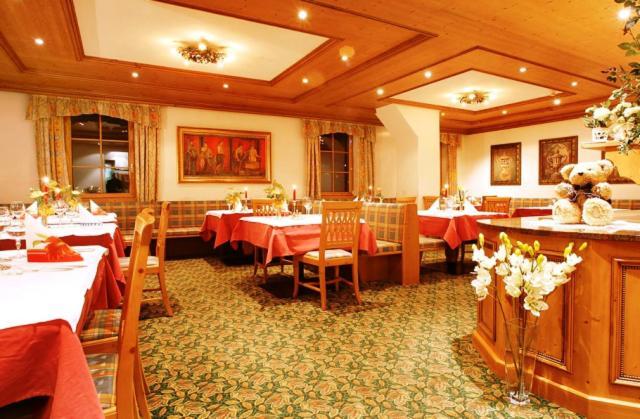 Hotel Corona Krone Селва ди Вал Гардена Екстериор снимка