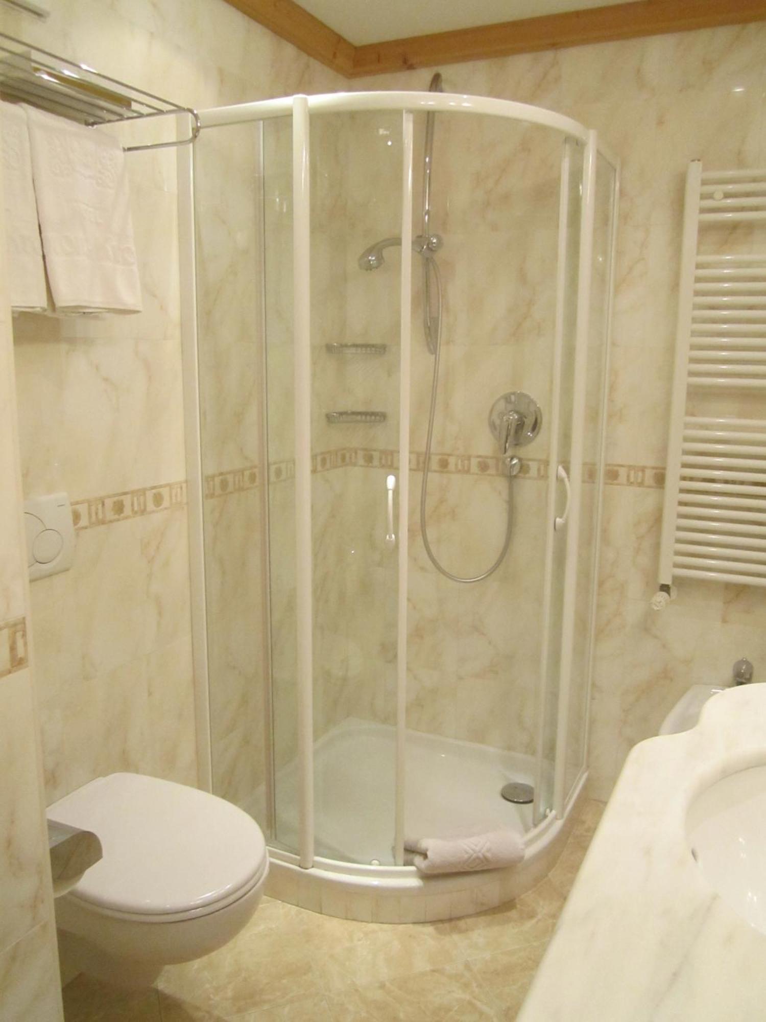 Hotel Corona Krone Селва ди Вал Гардена Стая снимка
