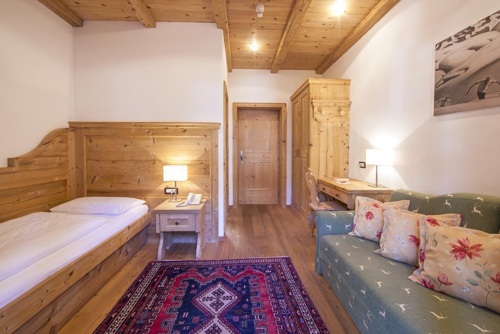 Hotel Corona Krone Селва ди Вал Гардена Екстериор снимка