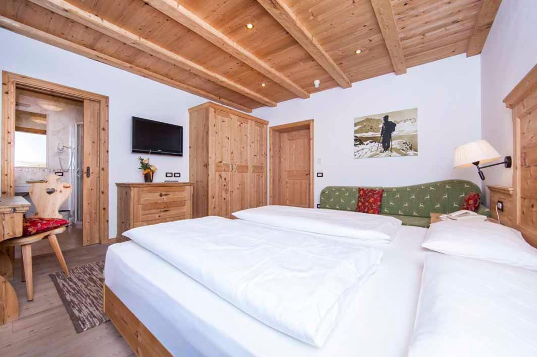 Hotel Corona Krone Селва ди Вал Гардена Екстериор снимка