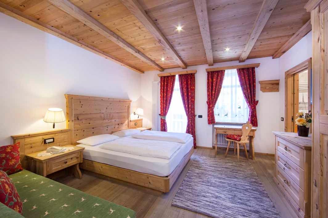 Hotel Corona Krone Селва ди Вал Гардена Екстериор снимка